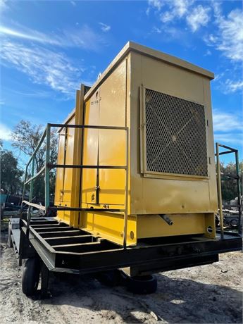 Globe Trailer with 400 kW Caterpillar Generator