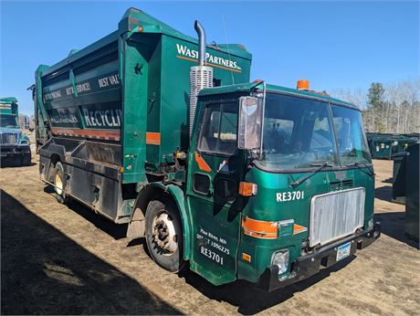 2005 Autocar Xpeditor Recycle Truck