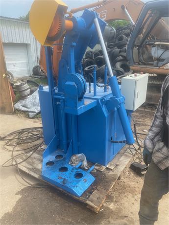 2022 YunTong Environmental Technology Co LTD Tire Slitter