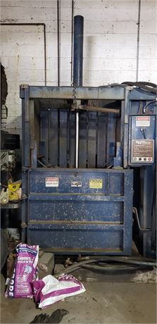 General Hydraulics Vertical Baler