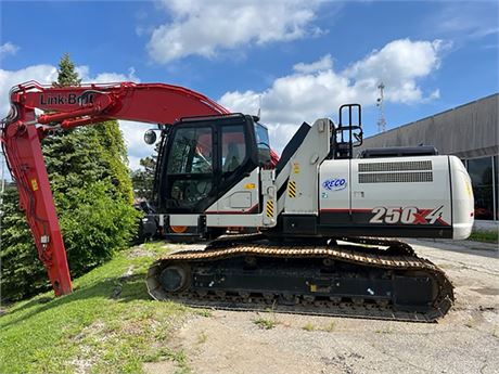 2022 Link-Belt 250X4 with Multiple Attachments