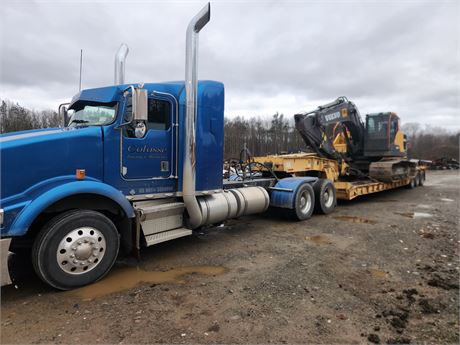 2002 Kenworth T800 with Interstate Lowboy Trailer