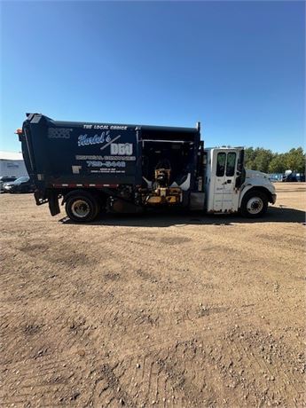 2009 International 4400 Side Loader Garbage Truck